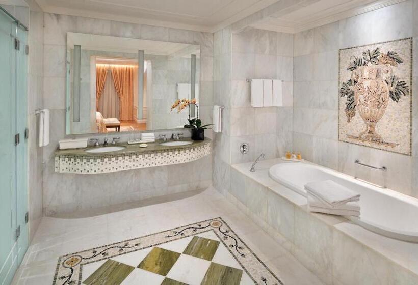 Люкс с Видом, Palazzo Versace Dubai