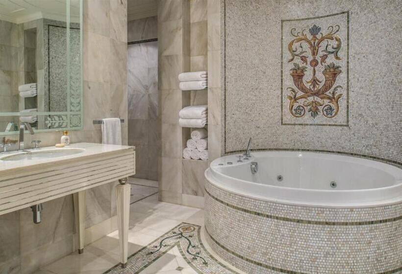 2 Bedrooms Apartment City View, Palazzo Versace Dubai