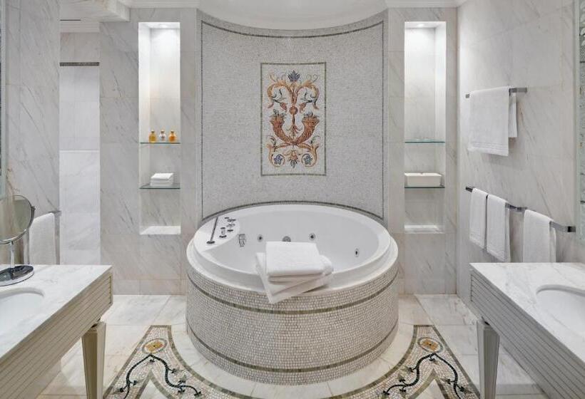 2 Bedroom Apartment with Views, Palazzo Versace Dubai