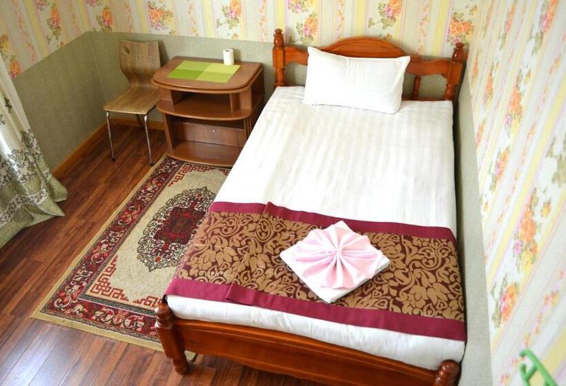 اتاق استاندارد یک نفره, Danista Nomads Tour Hostel