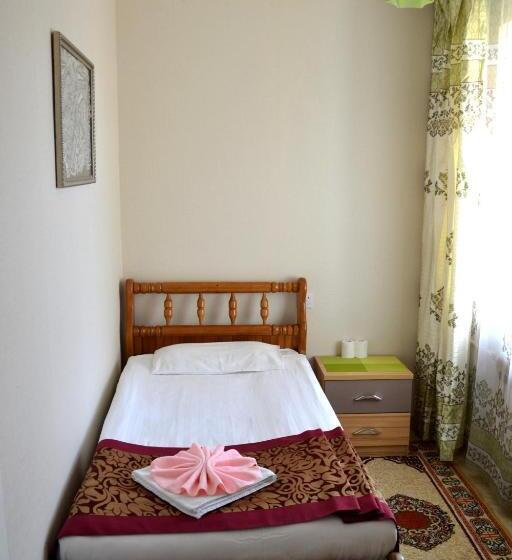 اتاق استاندارد یک نفره, Danista Nomads Tour Hostel