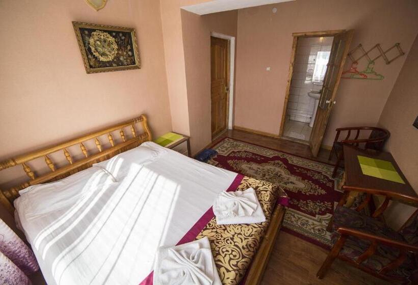 اتاق استاندارد, Danista Nomads Tour Hostel