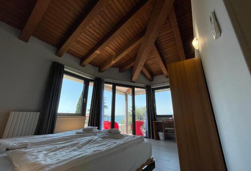 اتاق استاندارد با تخت بزرگ, Al Castello