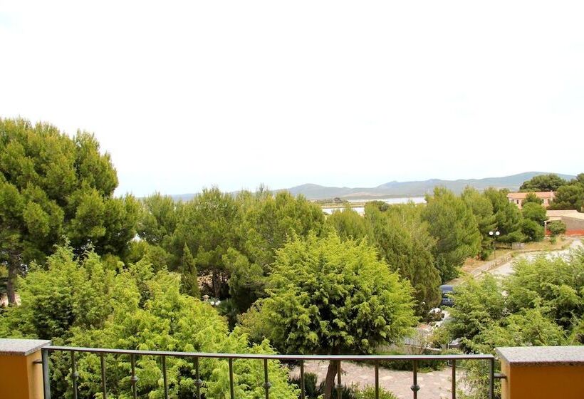 غرفة قياسية, Cala Dei Pini