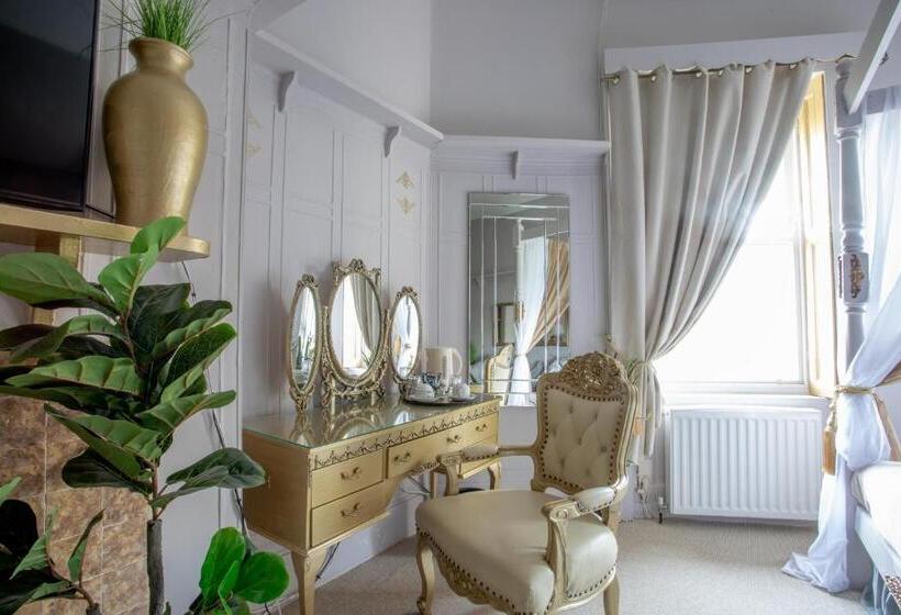 Полулюкс, X Hotel Brunswick Square