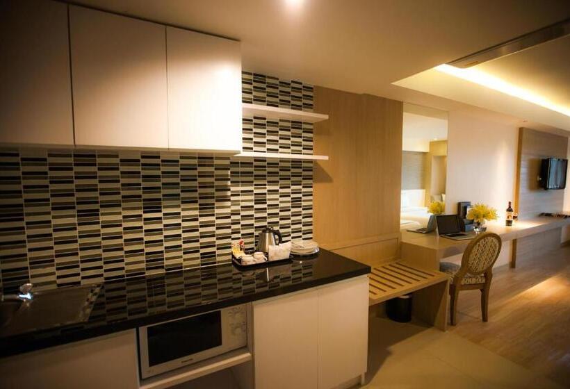 سوئیت پریمیوم, Golden City Rayong