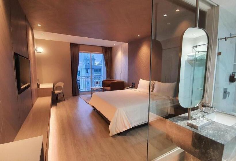 استودیو استاندارد با تخت کینگ, Golden City Rayong