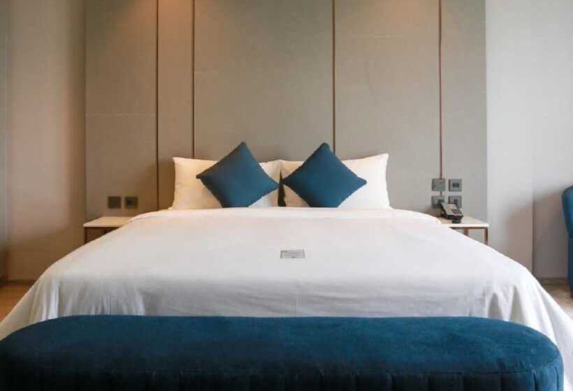 استودیوی استاندارد, Golden City Rayong