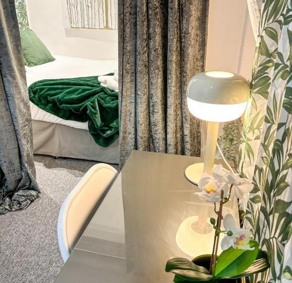 Апартаменты 2 Спальни, X Hotel Brunswick Square