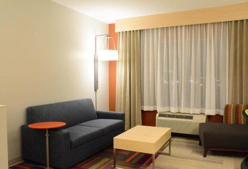 스위트 킹사이즈 침대, Holiday Inn Express & Suites Lexington Park California, An Ihg