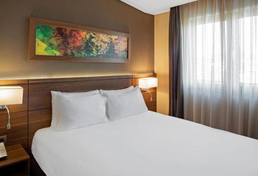 Номер Стандарт Индивидуальный, Holiday Inn Istanbul   Kadikoy, An Ihg