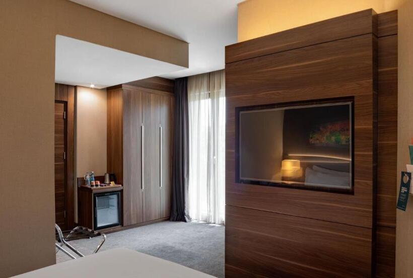 Номер Deluxe, Holiday Inn Istanbul   Kadikoy, An Ihg