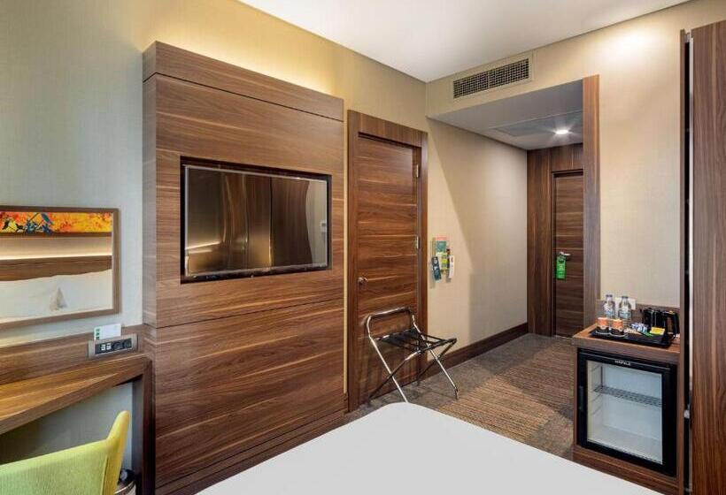 Номер Стандарт Адаптированный для Инвалидов, Holiday Inn Istanbul   Kadikoy, An Ihg