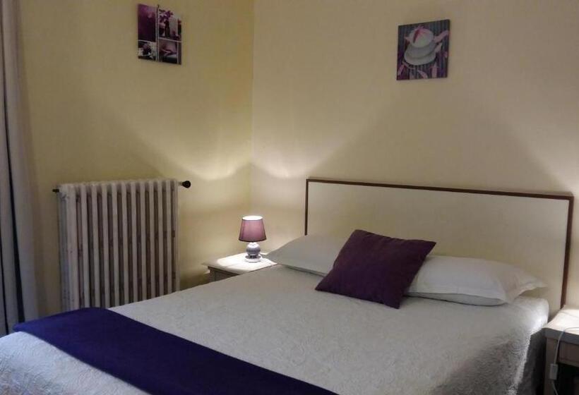 Номер Стандарт, Hôtel La Gravenne