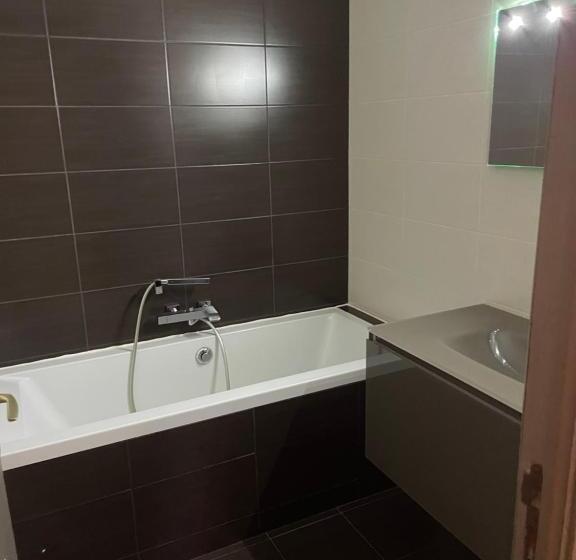 Четырехместный Номер Superior, Logis Hotel Le Lonca