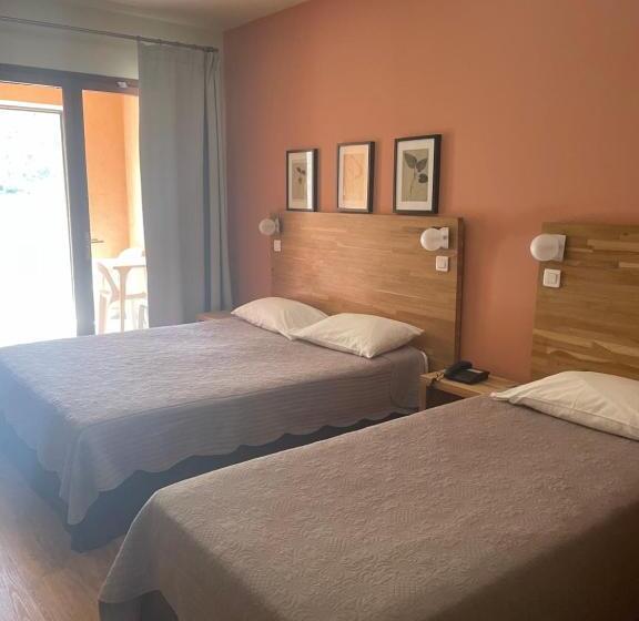 Трехместный Номер Superior, Logis Hotel Le Lonca