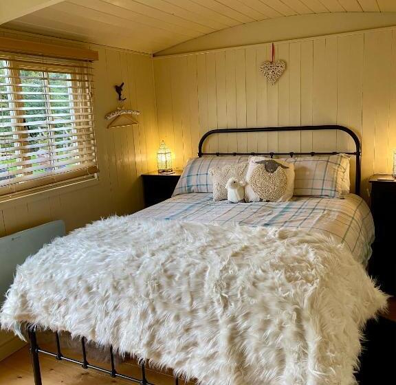 استودیو استاندارد با چشم‌انداز باغ, Fourwinds B&b