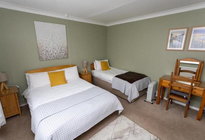 اتاق استاندارد سه نفره, Fourwinds B&b