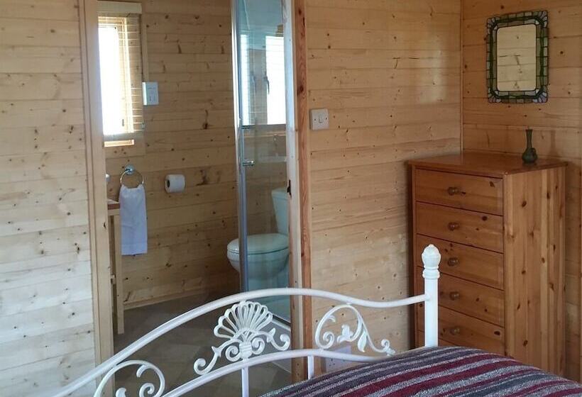 استودیو استاندارد با چشم‌انداز باغ, Fourwinds B&b