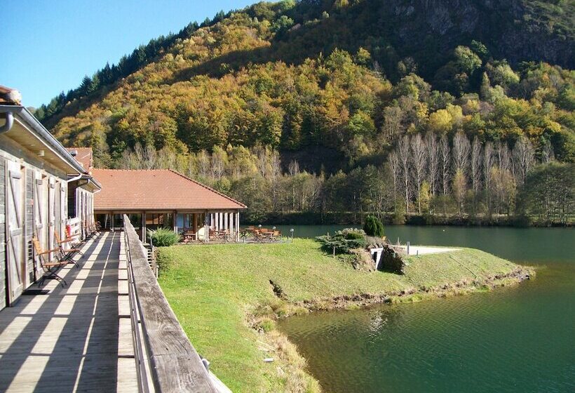 Номер Стандарт Вид на Озеро, Lac Des Graves