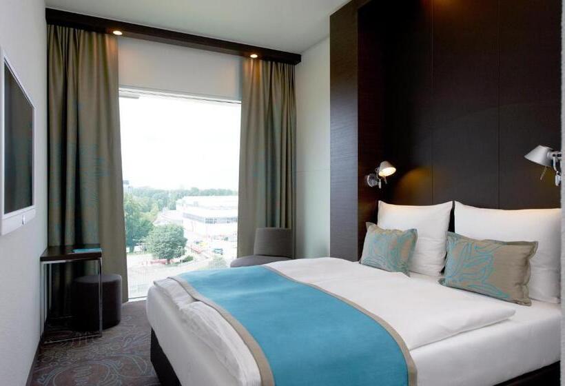 Standard Single Room, Motel One Amsterdam