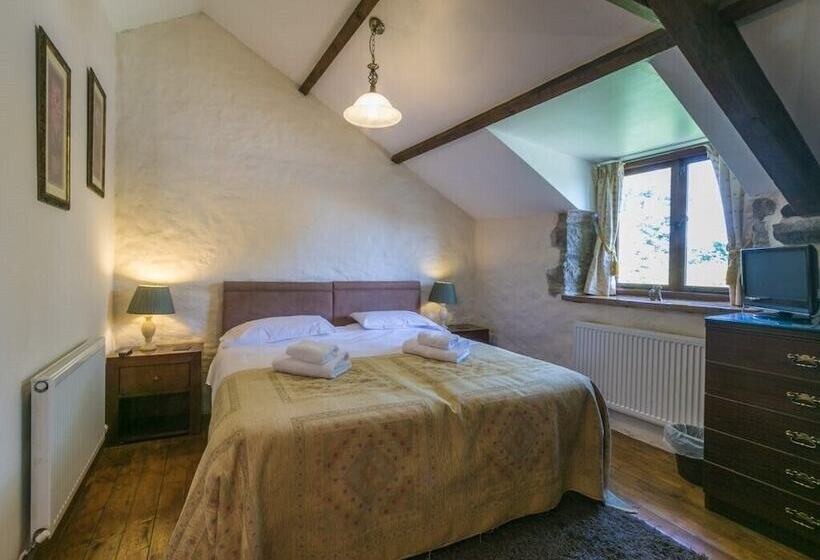 Семейный Номер, The Barn B&b