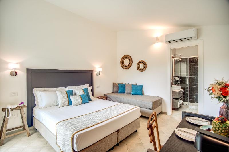 Трехместный Президентский, Cala Sinzias Resort