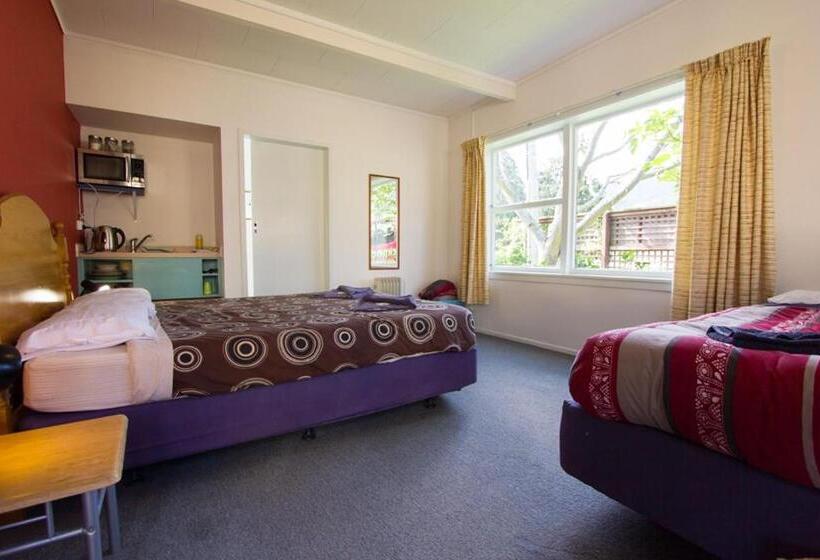 Номер Стандарт Трехместный, Sequoia Lodge Backpackers