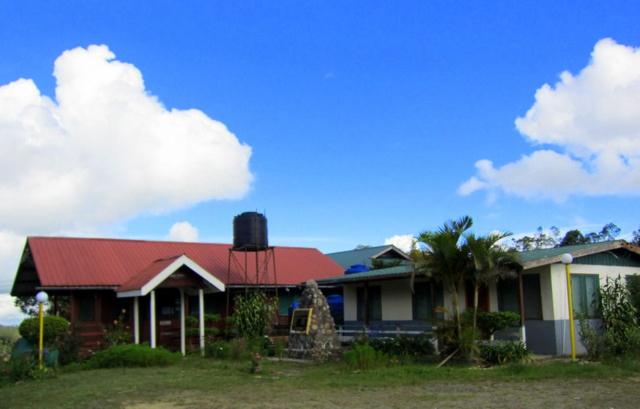 Хижина, Mile 36 Lodge