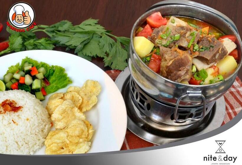 Номер Deluxe, World Hotel Jakarta   Bandengan