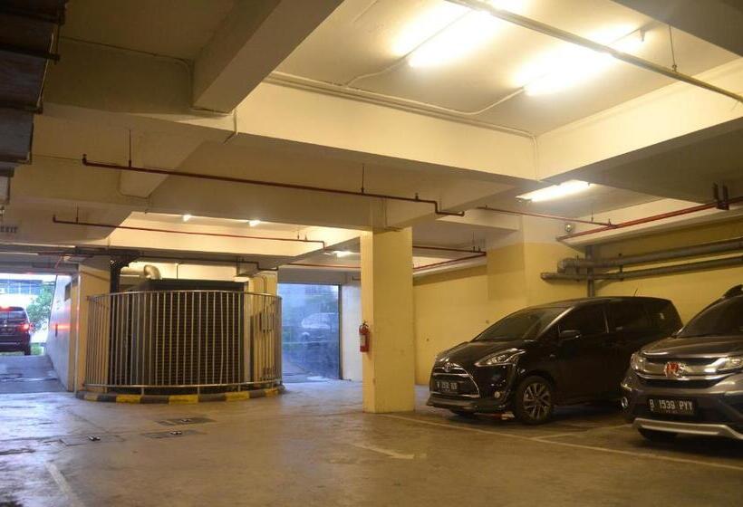 Номер Deluxe, World Hotel Jakarta   Bandengan