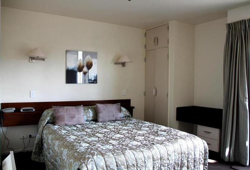 Студия Стандарт, Cedar Grove Motor Lodge