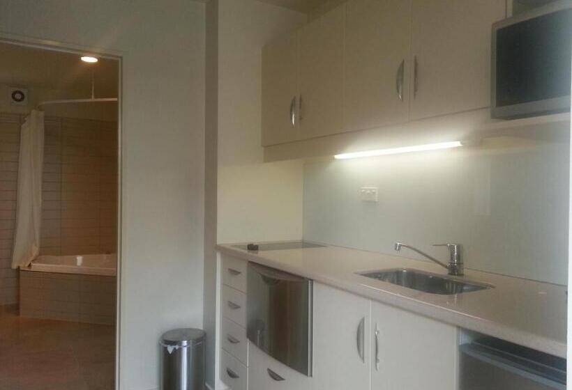 Студио Executive, Cedar Grove Motor Lodge
