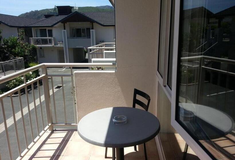 Студио Executive, Cedar Grove Motor Lodge