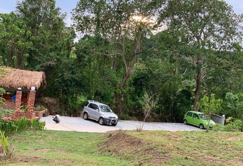 سوییت, Hujung Kampung