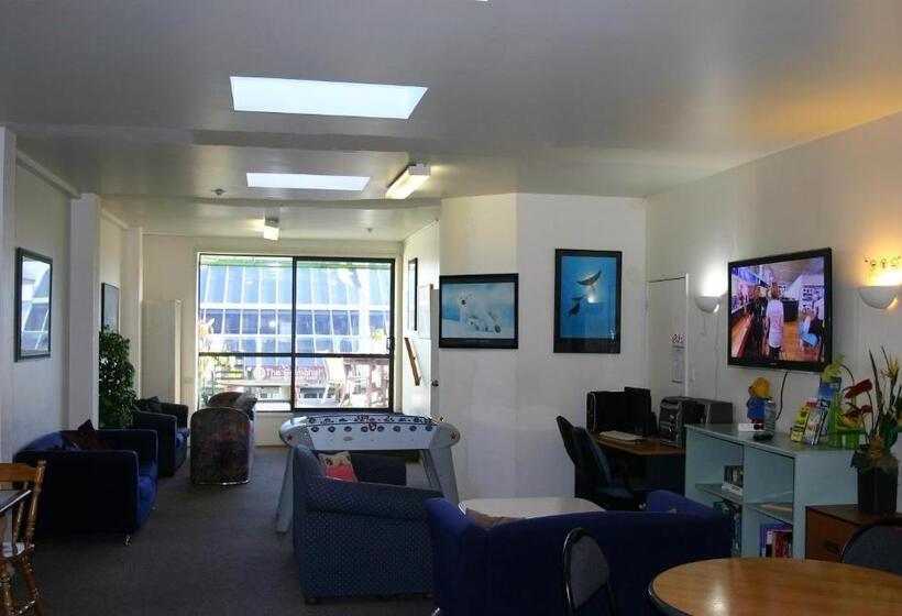 Quarto Estandar Banheiro Compartilhado, Backpackers Central Hamilton