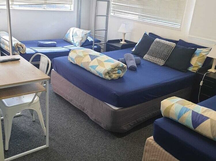 Четырехместный Номер Стандарт, Backpackers Central Hamilton