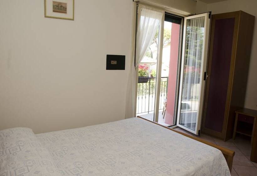 اتاق استاندارد, Albergo Cenni