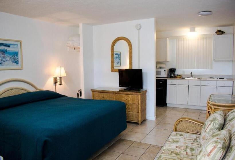 استودیوی استاندارد, Blackfin Resort And Marina