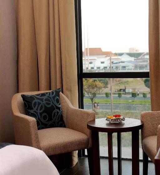 اتاق لوکس, Golden Phoenix Hotel   Manila