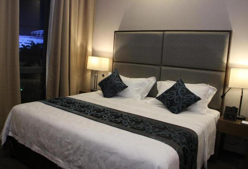 اتاق لوکس با تخت بزرگ, Golden Phoenix Hotel   Manila