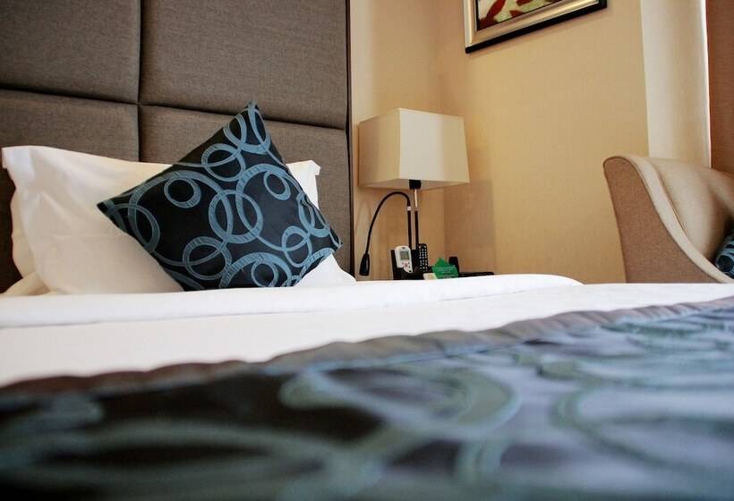 سوییت, Golden Phoenix Hotel   Manila