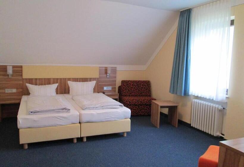 Номер Стандарт Трехместный, Landhotel Karrenberg