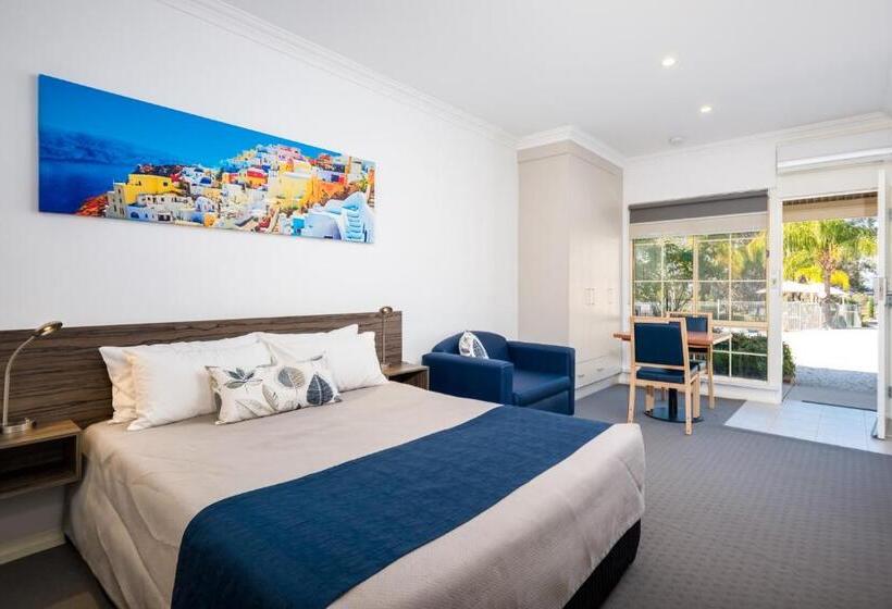 Quarto Familiar Deluxe, Commercial Golf Resort