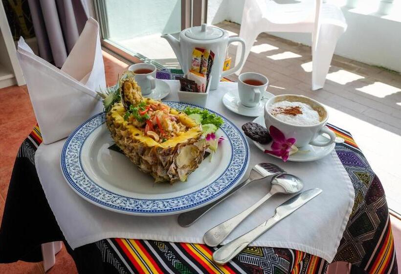 Номер Deluxe с Балконом, On Hotel Phuket   Sha