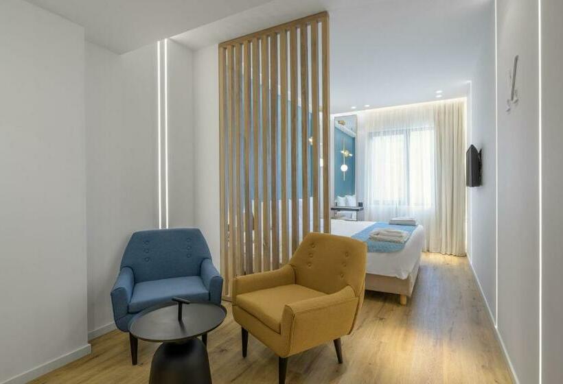 디럭스 스위트, Acropolis Magenta Luxury Suites