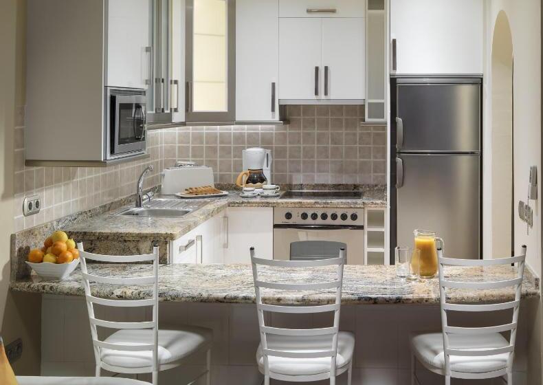 Апартаменты 1 Спальня с Террасой, Regency Torviscas Apartments And Suites