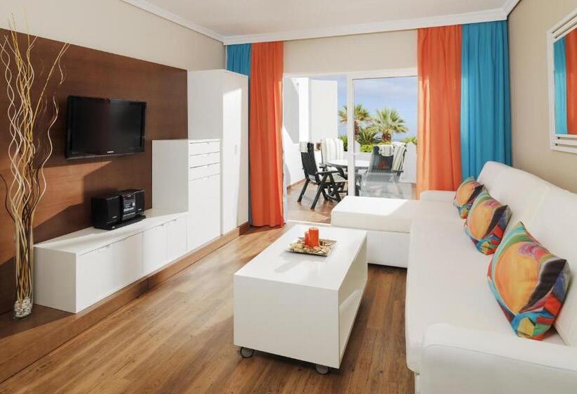 带1个卧室的带阳台的公寓, Regency Torviscas Apartments And Suites
