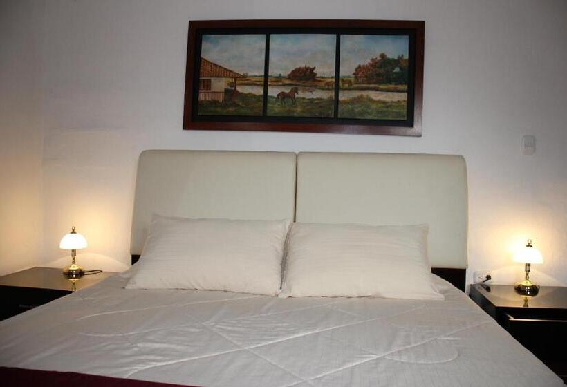 اتاق سوپریور سه تخته, Casa Lola Hotel Boutique