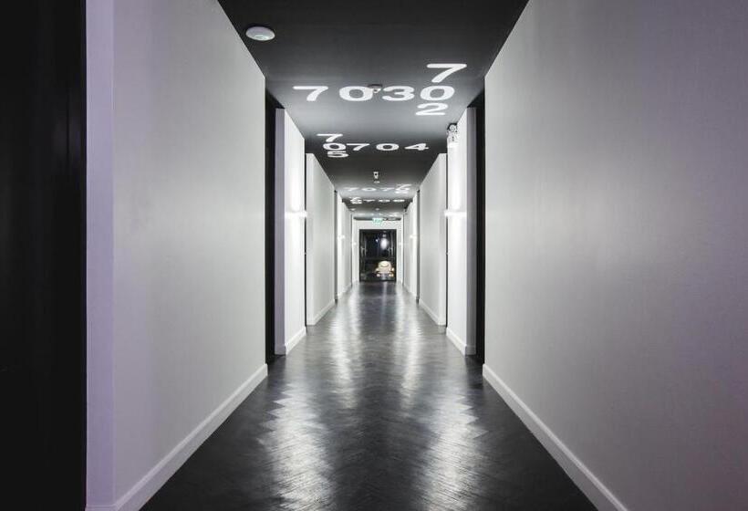 디럭스 룸, Blu Monkey Hub And Hotel Phuket Town  Free All Day Coworking Space